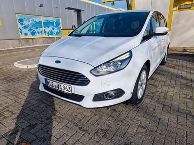 Begagnad Ford S-MAX Titanium 179 HK (131 kW) 2018 Vit Minibuss