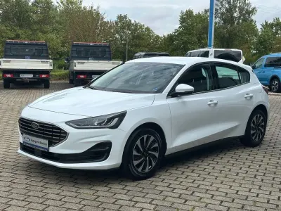 Gebraucht Ford Focus Titanium 125 PS (91 kW) 2025 Weiß Limousine