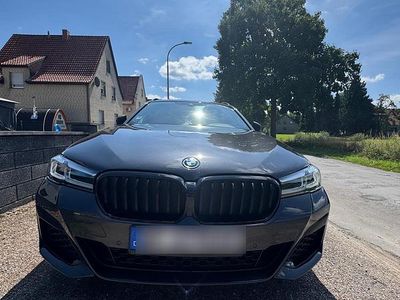 Gebraucht BMW 520 M Sport 204 PS (150 kW) 2022 Grau Kombi