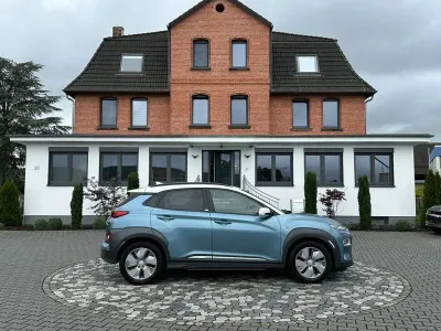 Gebraucht Hyundai Kona Premium 150 kW (204 PS) 2021 Blau SUV