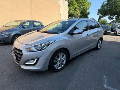 Używany Hyundai i30 Passion 110 KM (80 kW) 2016 Srebrny Kombi