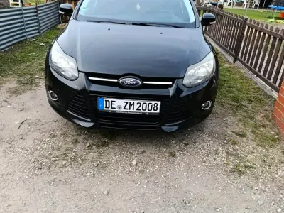 Gebraucht Ford Focus 140 PS (102 kW) 2011 Schwarz Kombi