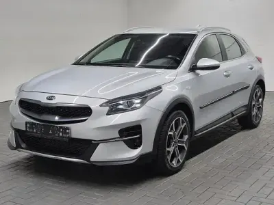 Gebraucht Kia XCeed Vision 140 PS (102 kW) 2021 Sparklingsilbermet. SUV