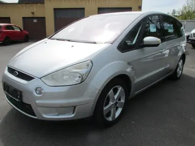 Gebraucht Ford S-MAX Titanium 140 PS (102 kW) 2009 Silber Van / Kleinbus