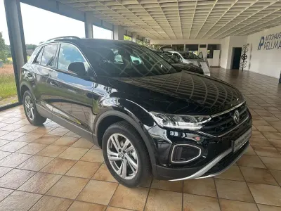 Gebraucht VW T-Roc Life 150 PS (110 kW) 2024 Schwarz SUV