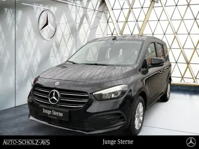Gebraucht Mercedes T180 Progressive 131 PS (96 kW) 2025 Loparitschwarz metallic Van / Kleinbus