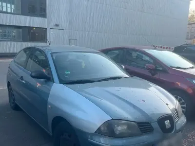 Second-hand Seat Ibiza 86 CP (63 kW) 2004 Albastru Hatchback