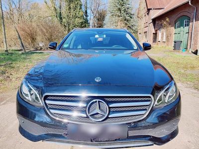 Gebraucht Mercedes E220 194 PS (142 kW) 2019 Schwarz Kombi