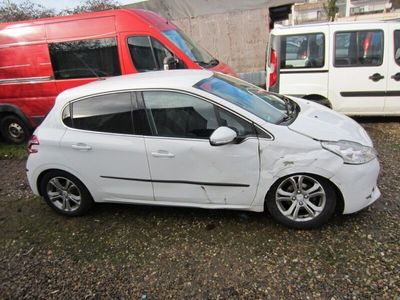 gebraucht Peugeot 208 1.6 Allure Benzin Unfall Euro 5