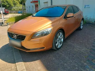 Gebraucht Volvo V40 150 PS (110 kW) 2013 Braun Limousine
