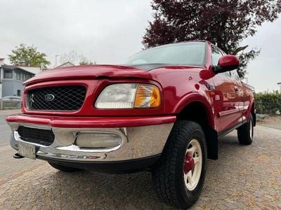 Usata Ford V8 XLT 209 CV (153 kW) 2005 Rosso SUV