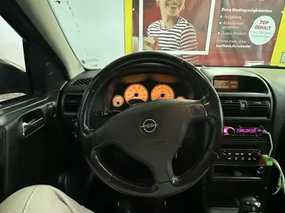 Używany Opel Astra 125 KM (91 kW) 2002 Szary Sedan/Limuzyna