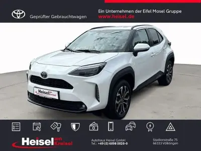 Gebraucht Toyota Yaris 130 PS (95 kW) 2024 Platinum weiß perleffekt Kleinwagen