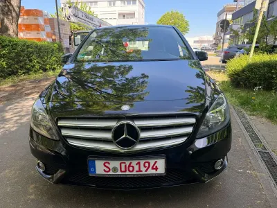 Second-hand Mercedes B180 122 CP (89 kW) 2013 Negru Monovolum