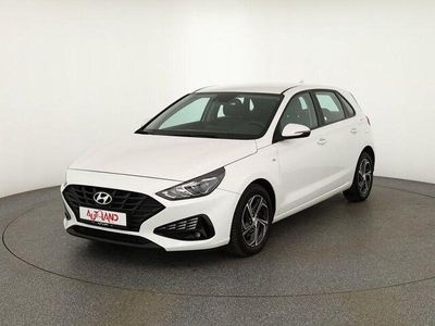 Weiß Gebraucht 2023 Hyundai i30 Limousine | 16.890 € (Fairer Preis)