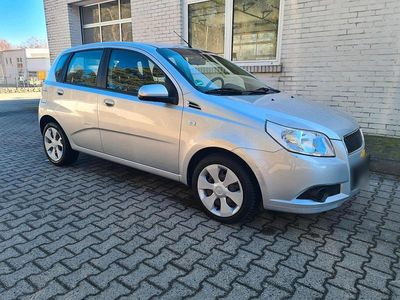 Gebraucht Chevrolet Aveo 84 PS (61 kW) 2010 Silber Kleinwagen