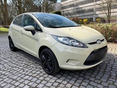 Gebraucht Ford Fiesta Trend 96 PS (70 kW) 2009 Grün Kleinwagen