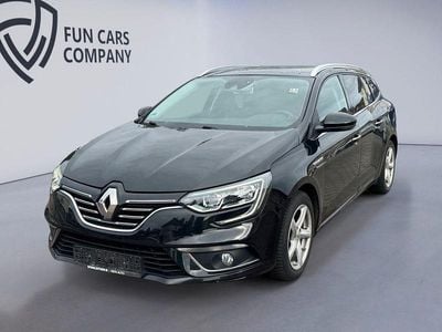 Usado Renault Mégane IV Intens 110 HP (80 kW) 2017 Preto Sedan