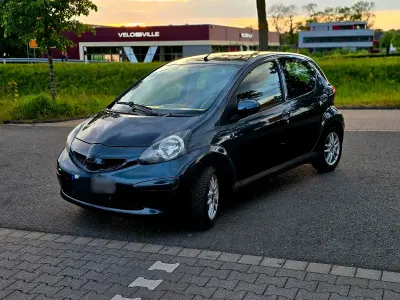 Second-hand Toyota Aygo 68 CP (50 kW) 2008 Gri Hatchback