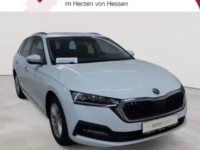 Gebraucht Skoda Octavia Ambition 116 PS (85 kW) 2023 Weiß Kombi