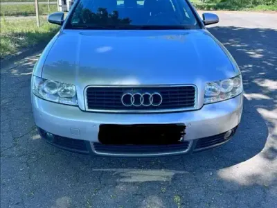 Używany Audi A4 2001 Srebrny Sedan/Limuzyna
