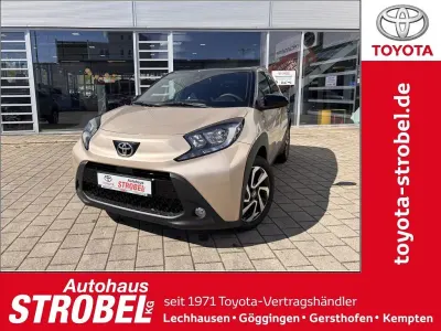 Neu Toyota Aygo X 72 PS (52 kW) 2025 Ginger beige metallic/dach mys SUV