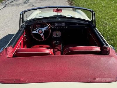 Second-hand MG B 95 CP (69 kW) 1966 Bej Cabrio