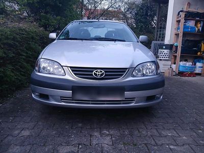 Gebraucht Toyota Avensis 150 PS (110 kW) 2001 Silber Limousine