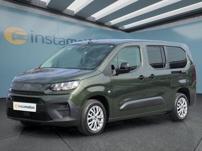 Neu Fiat Doblò 131 PS (96 kW) 2026 Grün Van / Kleinbus