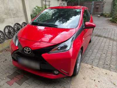 Gebraucht Toyota Aygo 69 PS (50 kW) 2017 Rot Kleinwagen