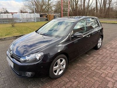 Gebraucht VW Golf VI Team 105 PS (77 kW) 2011 Schwarz Kleinwagen