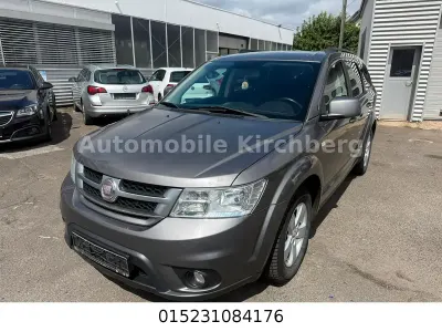 Gebraucht Fiat Freemont Urban 170 PS (125 kW) 2012 Braun SUV