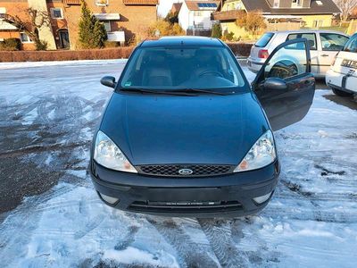 Blau Gebraucht 2004 Ford Focus Kleinwagen | 799 € (Guter Preis)