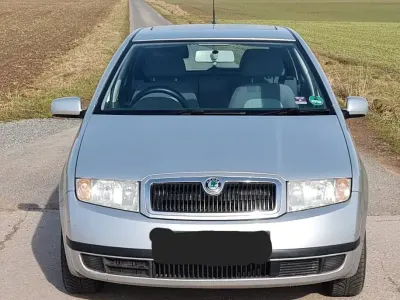 Usata Skoda Fabia Comfort 75 CV (55 kW) 2002 Argento Berlina
