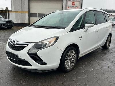 Weiß Gebraucht 2014 Opel Zafira Tourer Active Van / Kleinbus | 3.400 € (Guter Preis)