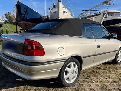 Gebraucht Opel Astra Cabriolet 75 PS (55 kW) 1997 Silber Cabrio