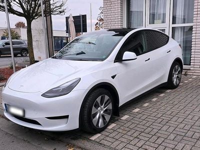 Second-hand Tesla Model Y Standard Range 219 kW (299 CP) 2023 Alb SUV