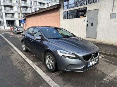 Grau Gebraucht 2017 Volvo V40 Limousine | 12.500 € (Teuer)