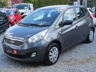 Gebraucht Kia Venga 90 PS (66 kW) 2010 Grau Kleinwagen