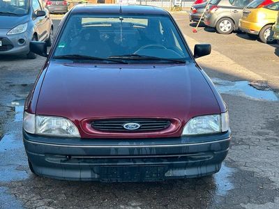 Usata Ford Escort 75 CV (55 kW) 1994 Rosso Berlina