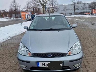 Grau Gebraucht 2004 Ford Focus Kleinwagen | 1.690 € (Fairer Preis)