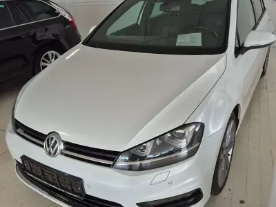 Gebraucht VW Golf VII Highline 140 PS (102 kW) 2014 Oryxweiß perlmutteffekt Kleinwagen