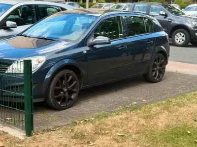 Gebraucht Opel Astra 90 PS (66 kW) 2008 Grau Kleinwagen