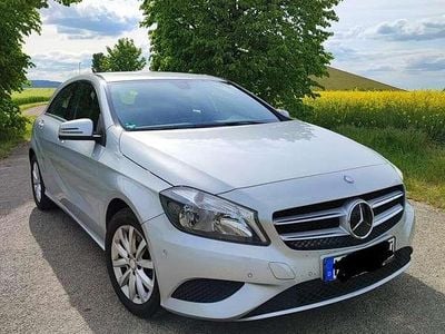 Usata Mercedes A180 Style 122 CV (89 kW) 2014 Argento Berlina