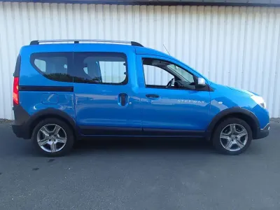 Gebraucht Dacia Dokker Stepway 131 PS (96 kW) 2020 Blau Van / Kleinbus