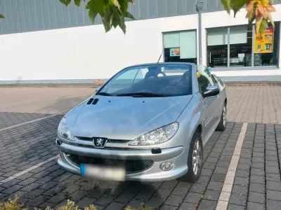 Gebraucht Peugeot 206 109 PS (80 kW) 2004 Silber Cabrio