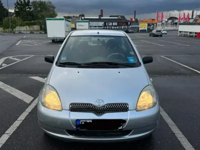 Gebraucht Toyota Yaris 68 PS (50 kW) 2003 Grau Kleinwagen