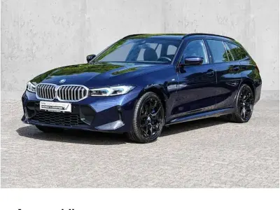 Gebraucht BMW 330e Comfort Edition 292 PS (214 kW) 2025 Blau Kombi