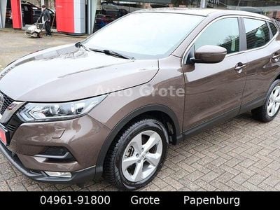 Gebraucht Nissan Qashqai Acenta 116 PS (85 kW) 2018 Braun SUV