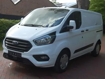 Gebraucht Ford Transit Custom Trend 131 PS (96 kW) 2021 Frostweiß Van / Kleinbus